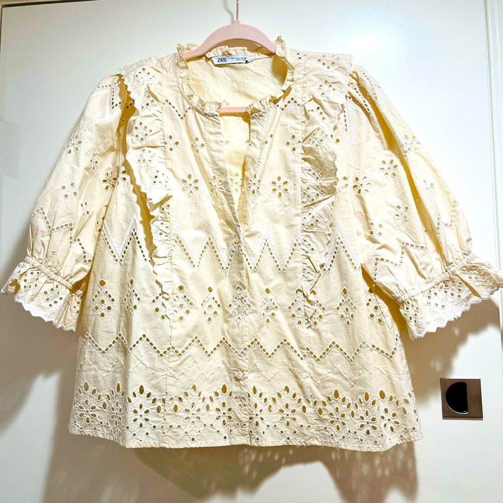 Zara Cream Eyelet Ruffle Puff Sleeve Top